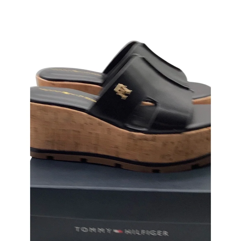 Tommy Hilfiger Heliena Black Cork Platform Wedge Sandals Womens 7M Gold Monogram